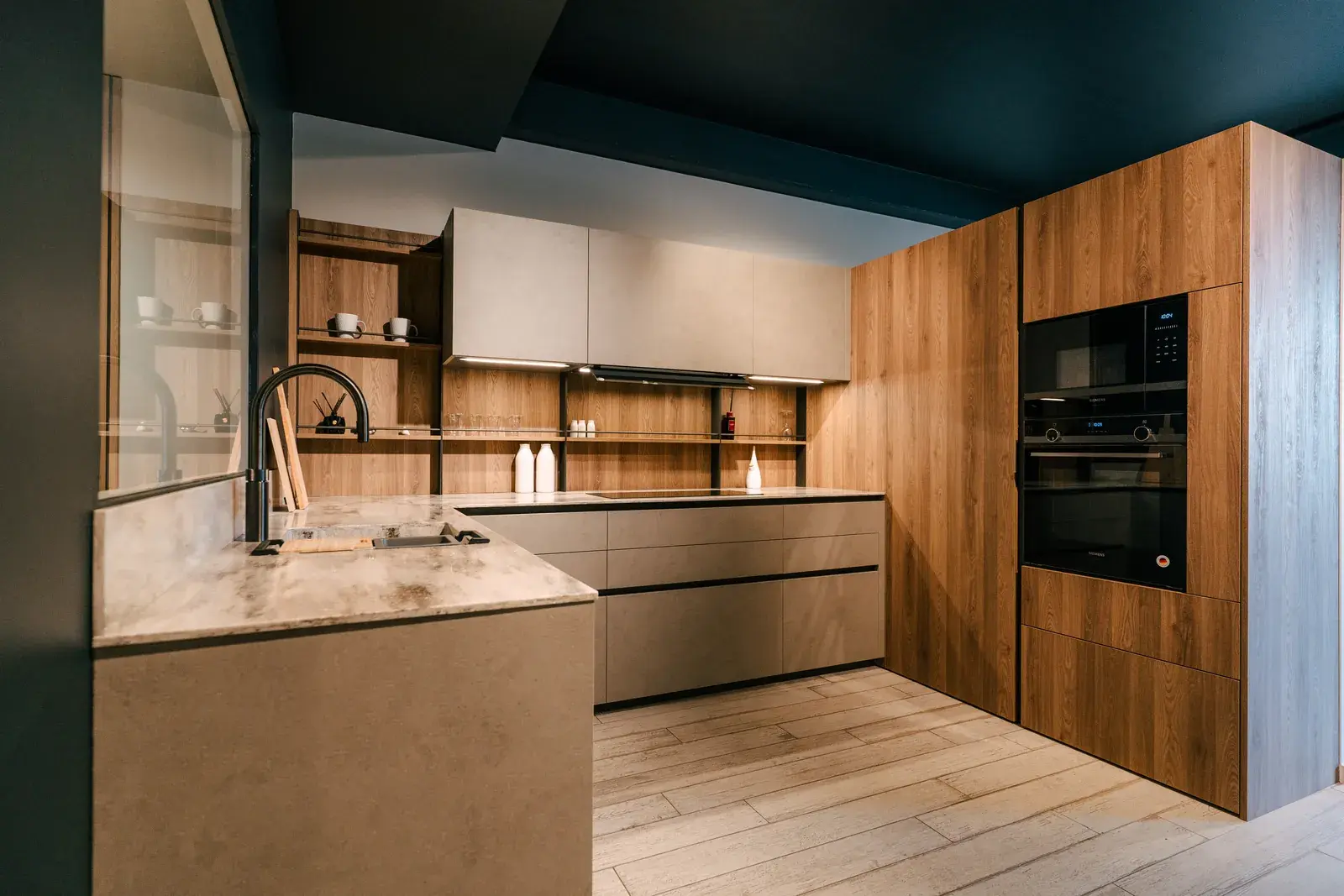 Cuisine angle bois ceramique – showroom CENZA Atelier Contemporain Biarritz Cuisine angle bois ceramique – showroom CENZA Atelier Contemporain Biarritz