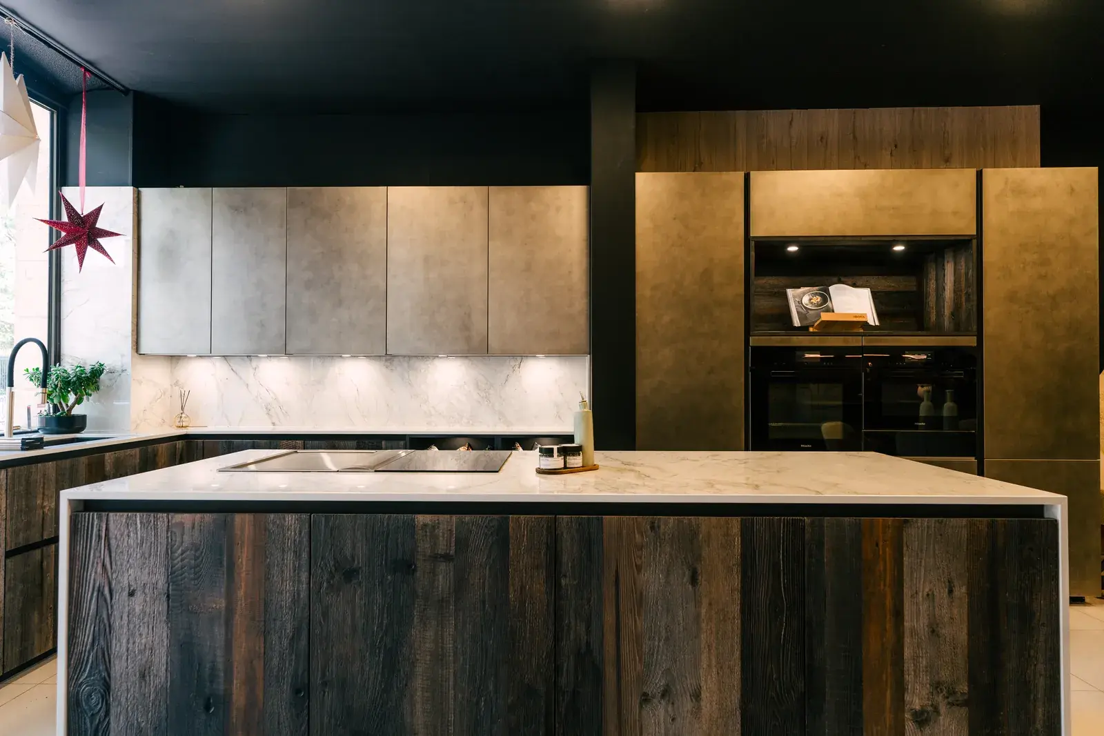 Ilot bois vieilli marbre – showroom CENZA Quartier Cuisine Bordeaux Ilot bois vieilli marbre – showroom CENZA Quartier Cuisine Bordeaux
