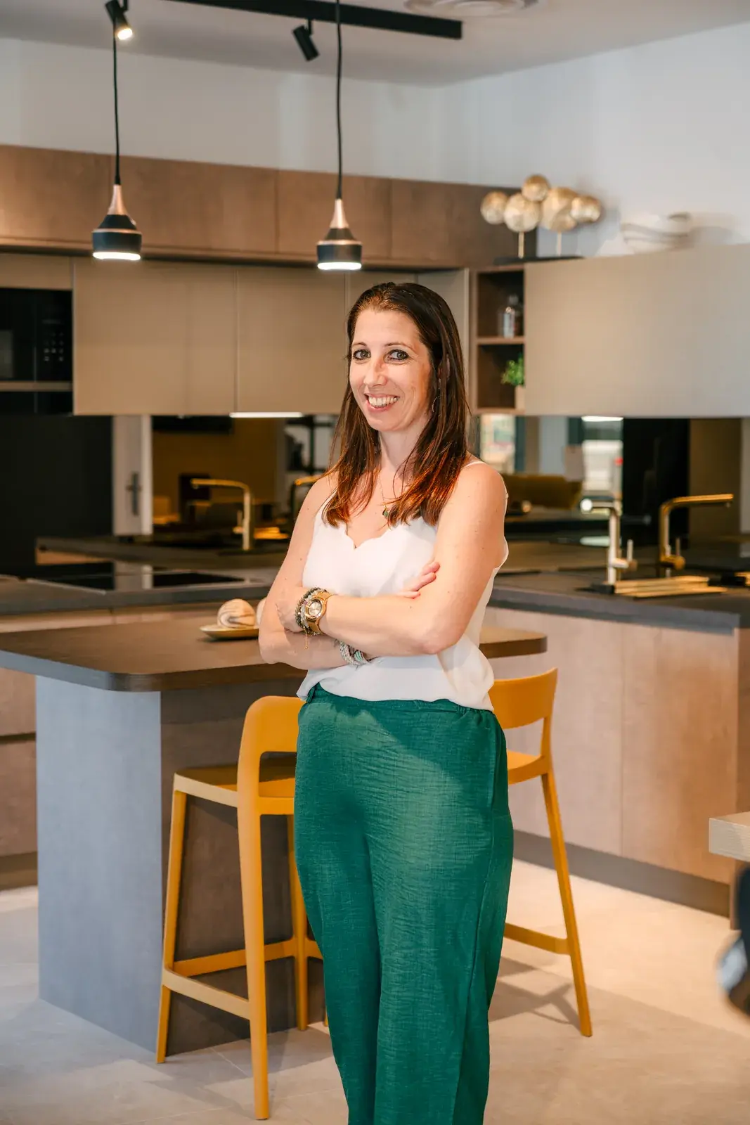 Conseillere cuisine ilot – showroom CENZA KENY Cuisines Bruges Conseillere cuisine ilot – showroom CENZA KENY Cuisines Bruges