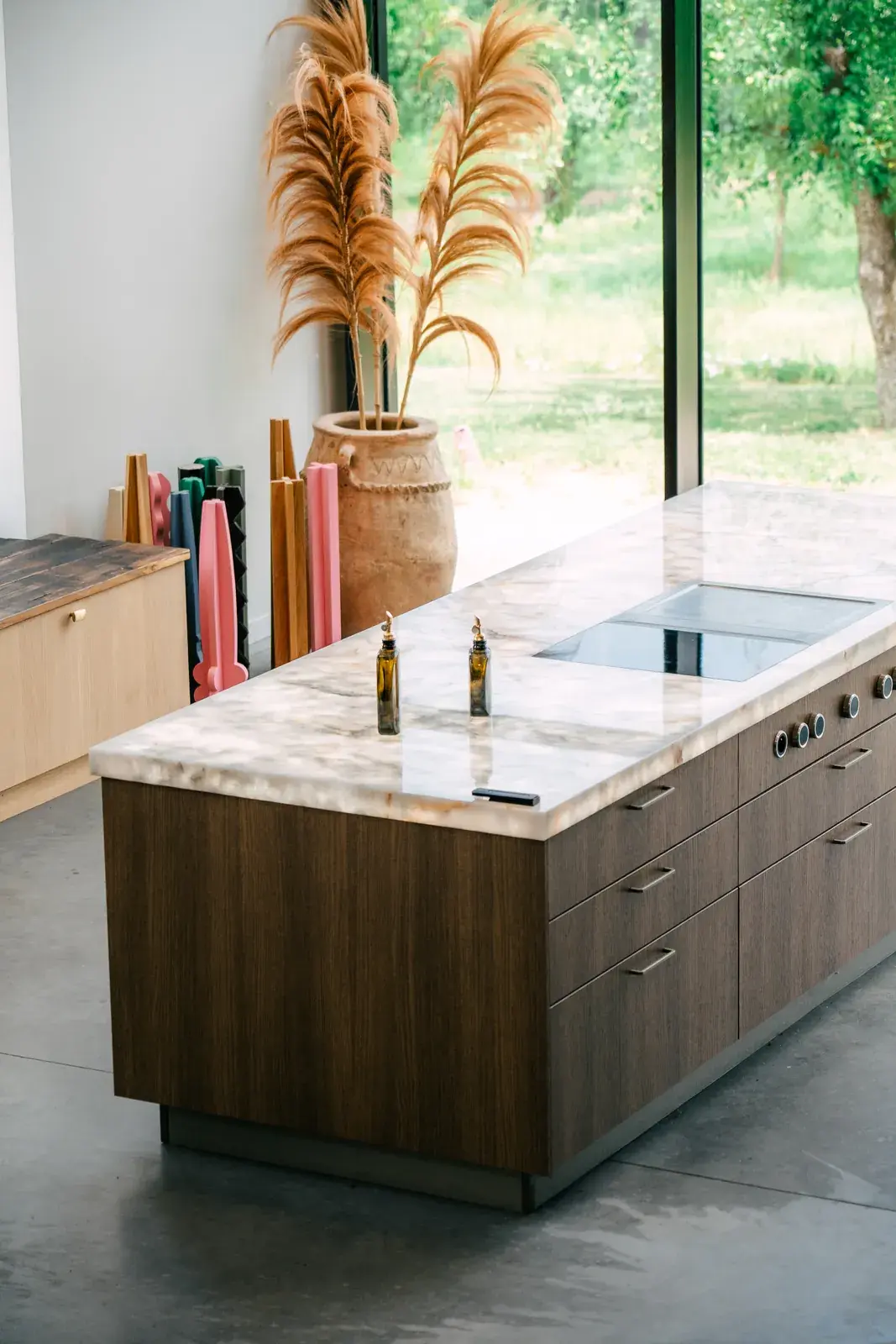 Ilot plan quartzite – showroom CENZA Atelier Auneau Monteton Ilot plan quartzite – showroom CENZA Atelier Auneau Monteton